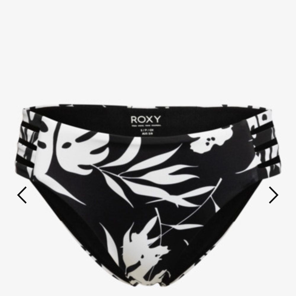 Roxy Love The RockerFull Coverage Bikini bottom. Size small. NWT never worn.